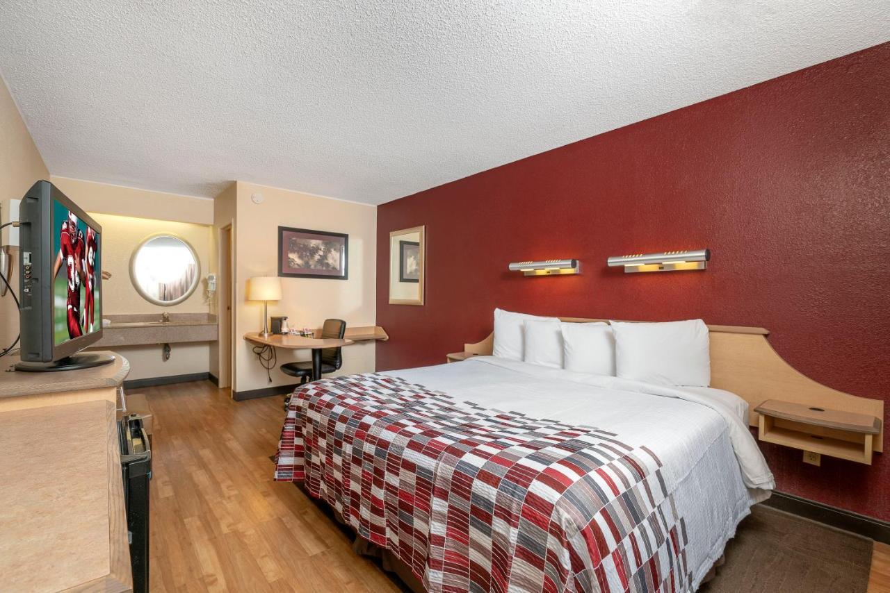 Red Roof Inn Louisville Fair And Expo Bagian luar foto