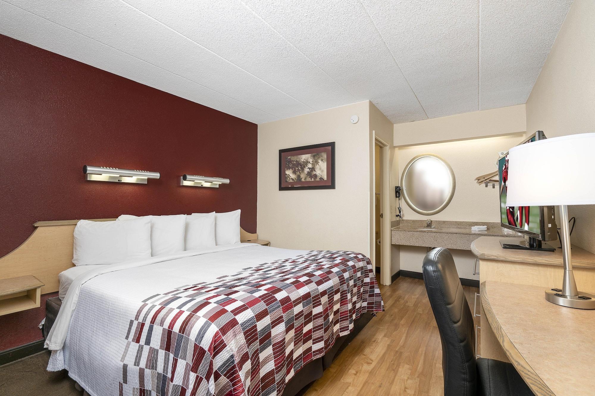 Red Roof Inn Louisville Fair And Expo Bagian luar foto