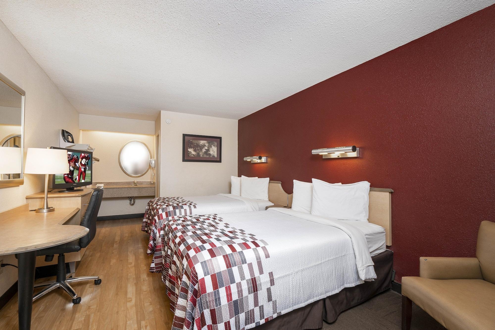 Red Roof Inn Louisville Fair And Expo Bagian luar foto