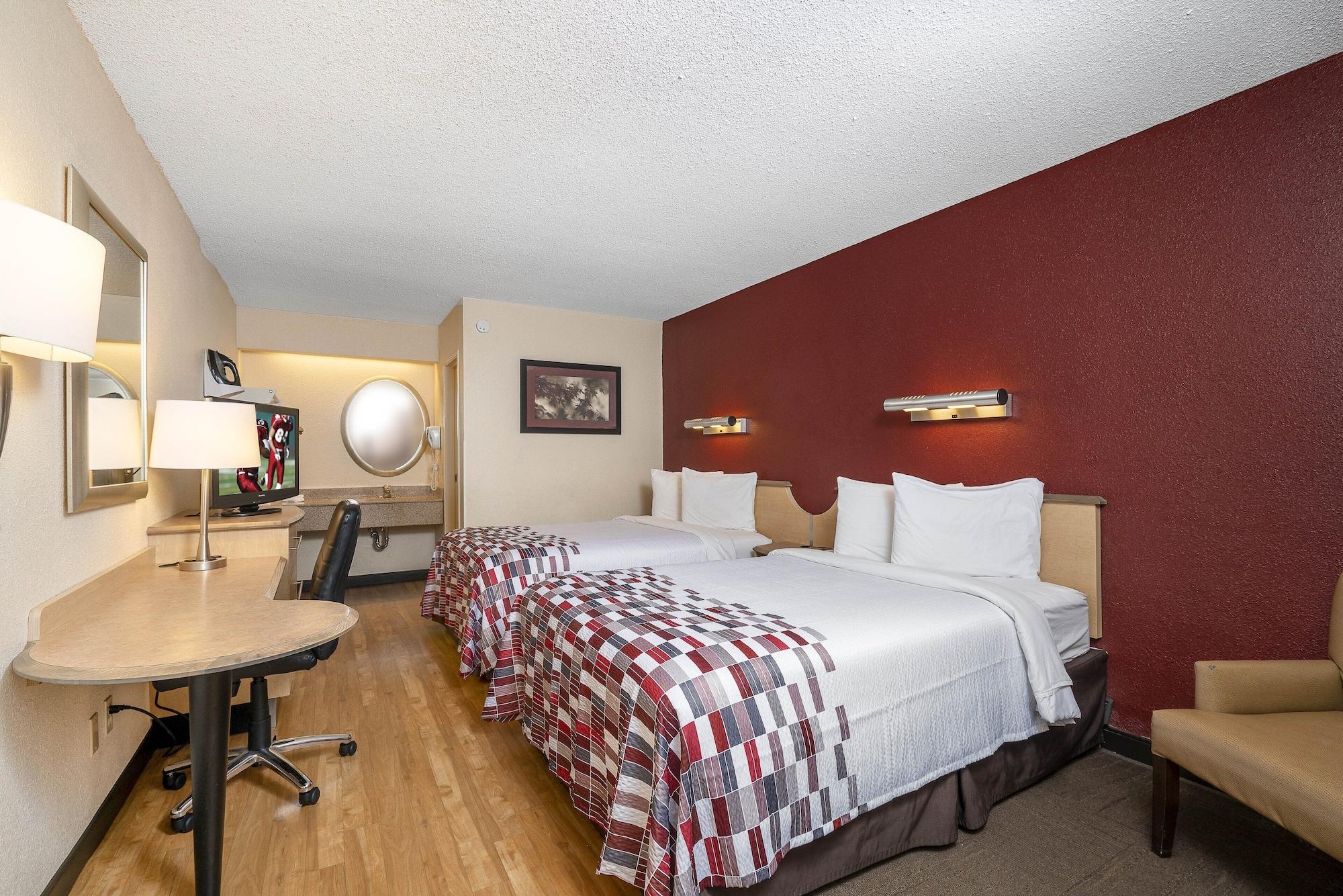 Red Roof Inn Louisville Fair And Expo Bagian luar foto