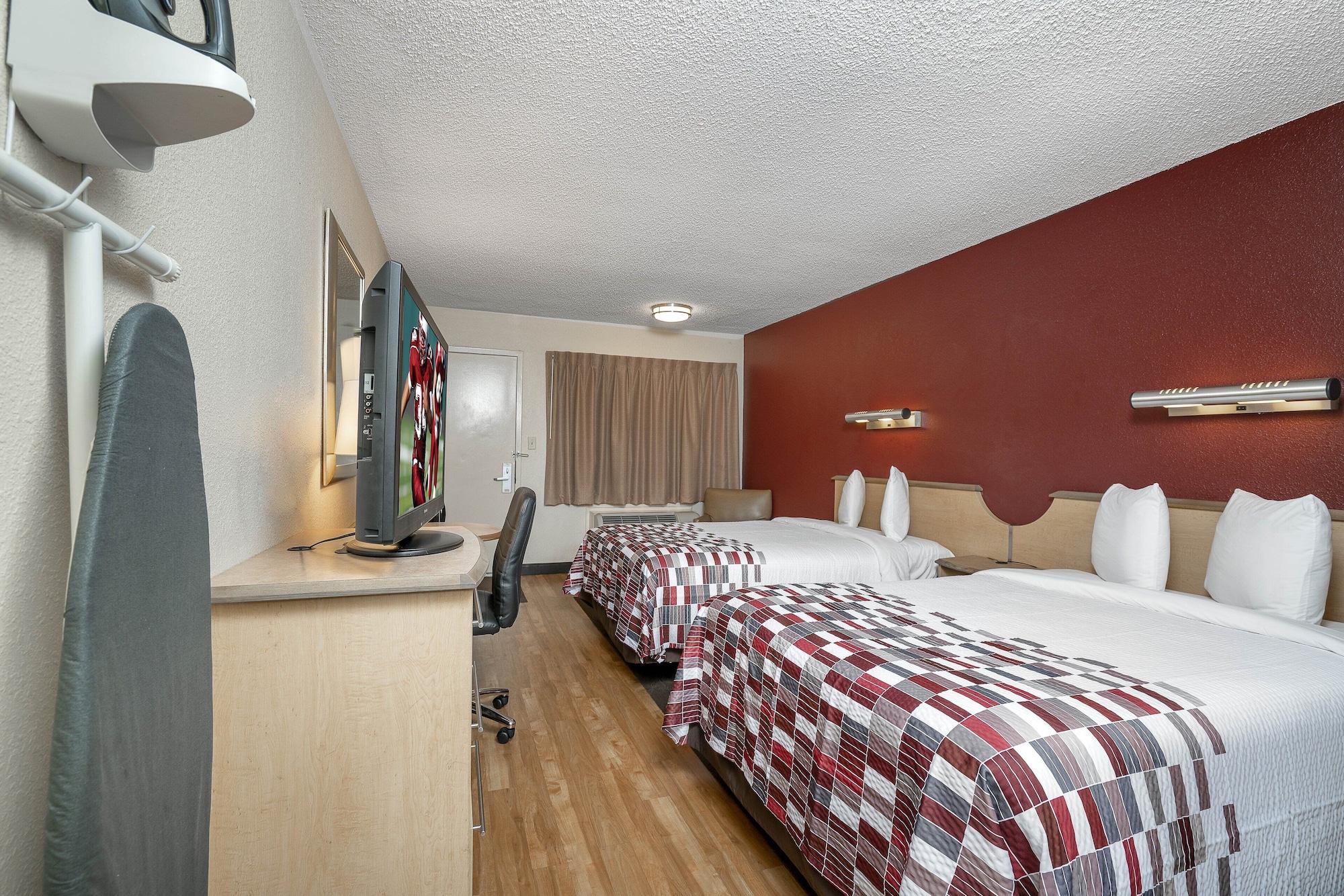 Red Roof Inn Louisville Fair And Expo Bagian luar foto
