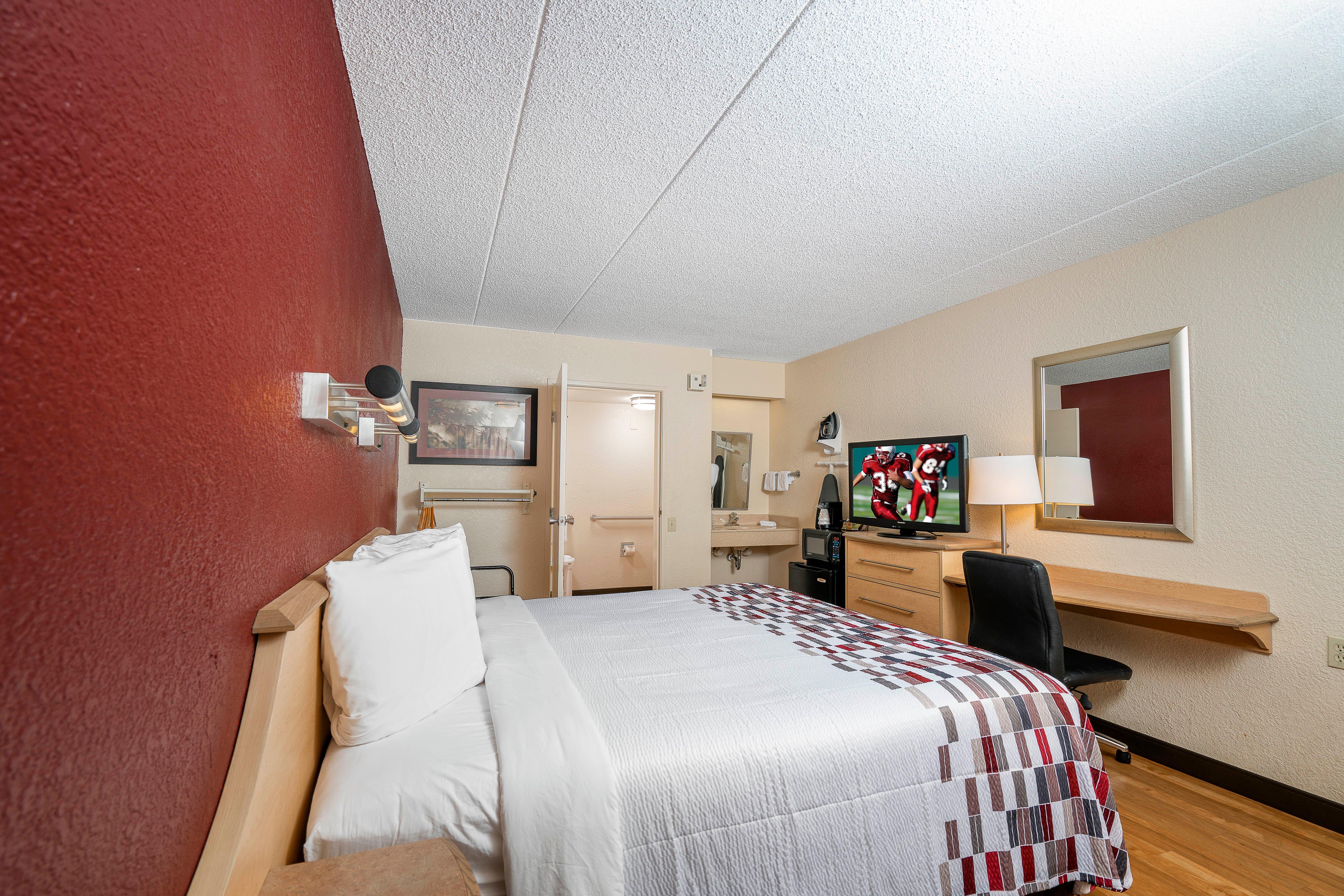 Red Roof Inn Louisville Fair And Expo Bagian luar foto