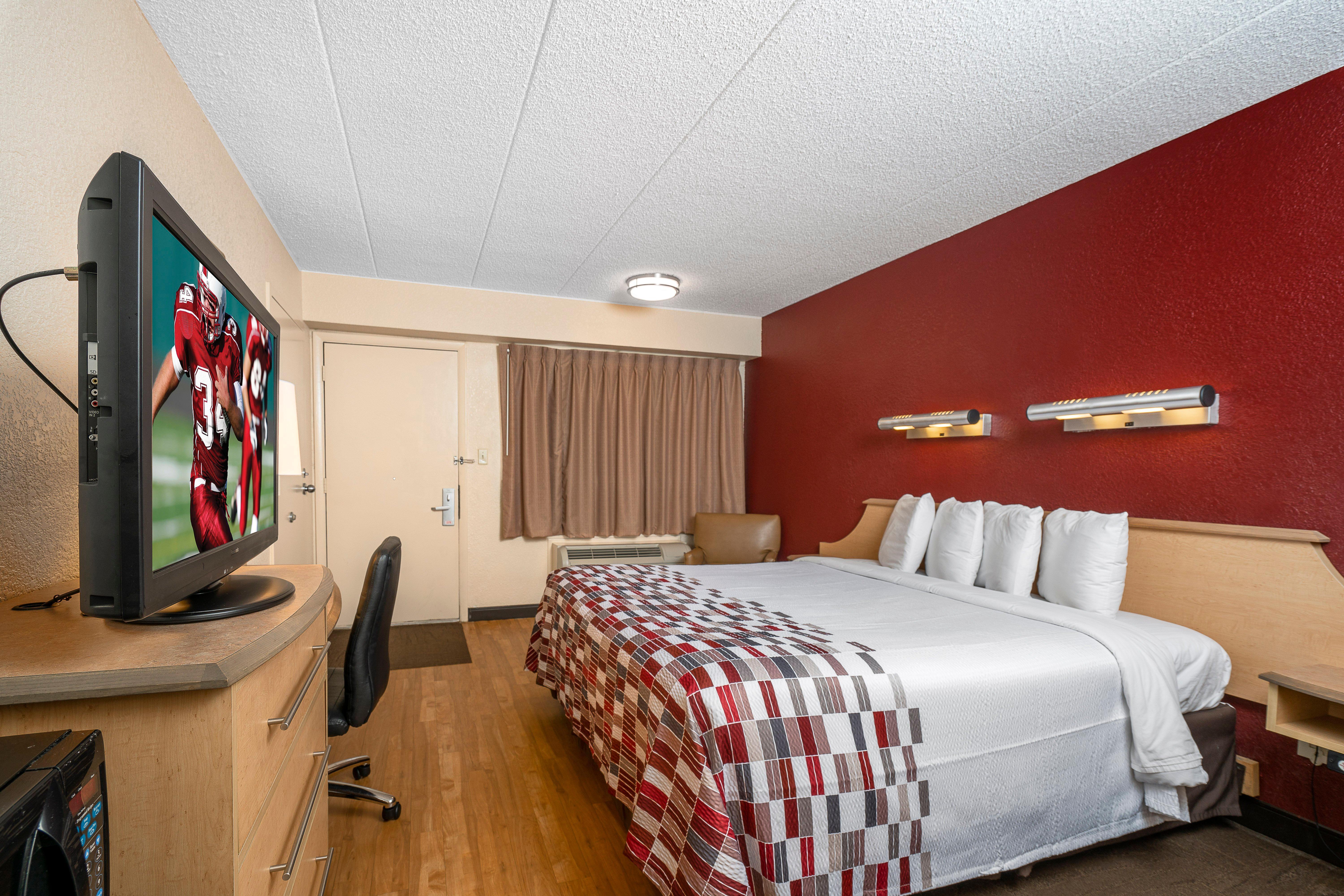 Red Roof Inn Louisville Fair And Expo Bagian luar foto