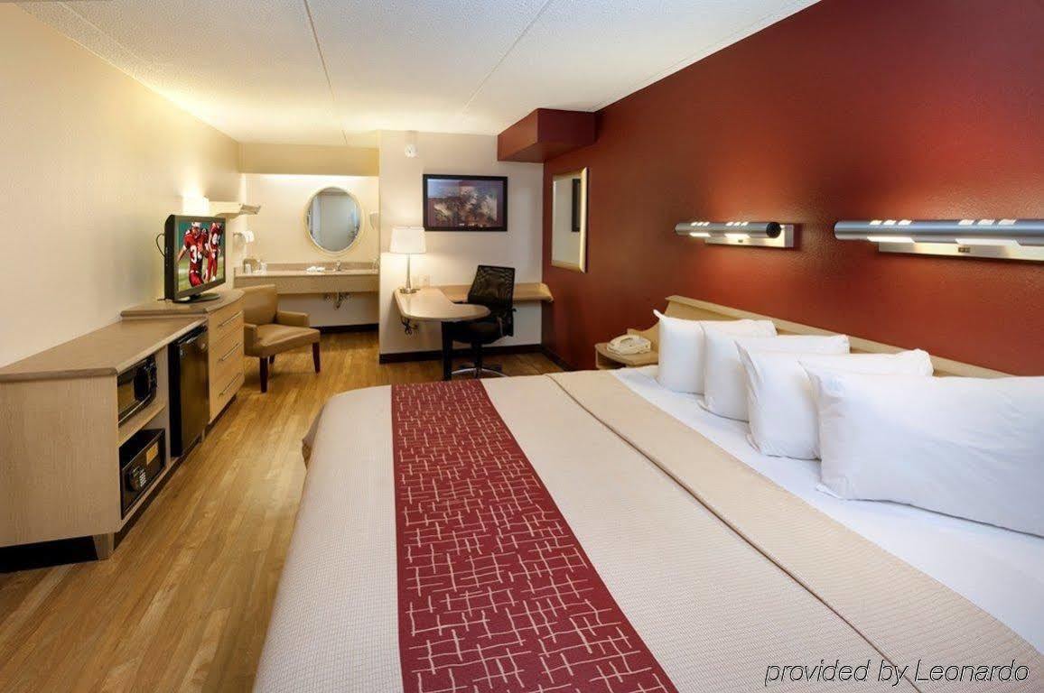 Red Roof Inn Louisville Fair And Expo Bagian luar foto