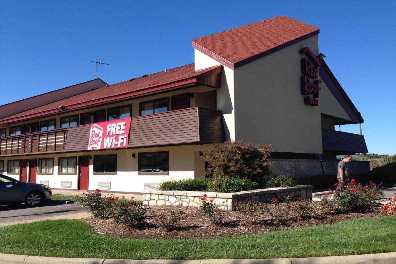 Red Roof Inn Louisville Fair And Expo Bagian luar foto